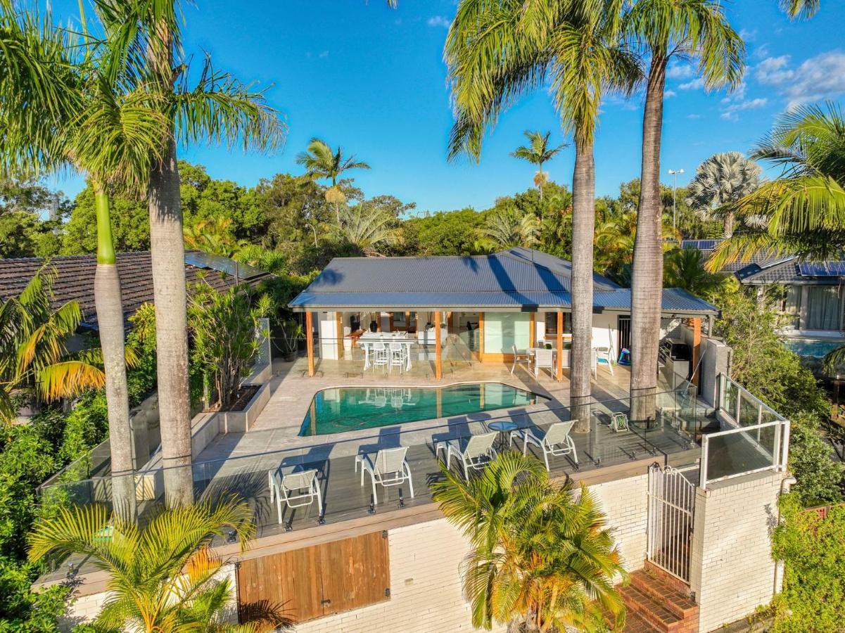 Waterfront Family Entertainer Holiday home *